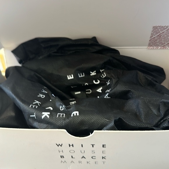 White House Black Market Diana White w Black Snake High Pump - Picture 6 of 8